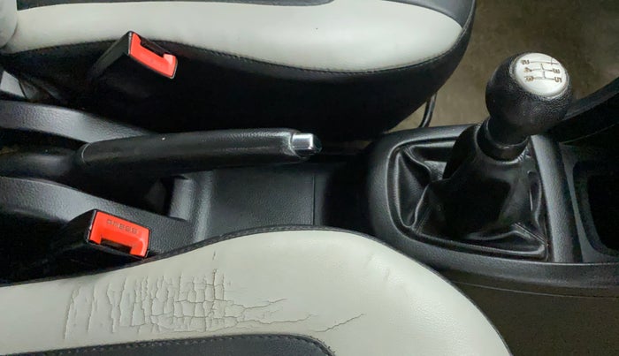 2012 Maruti Swift VXI, Petrol, Manual, 42,605 km, Gear Lever