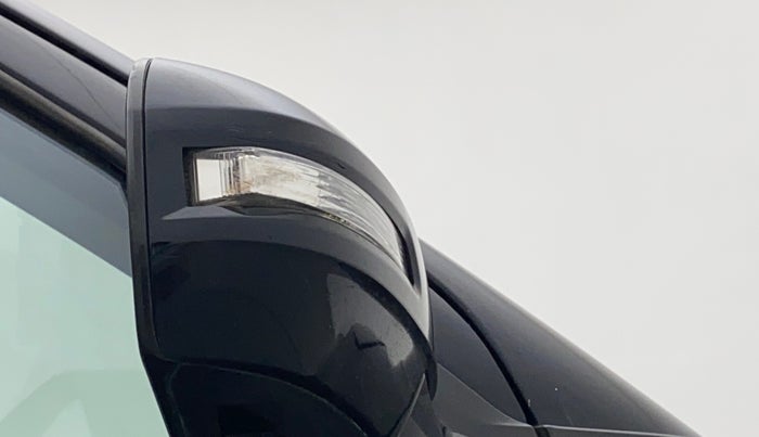 2012 Maruti Swift VXI, Petrol, Manual, 42,605 km, Right rear-view mirror - Indicator light not working