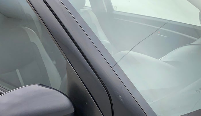 2012 Maruti Swift VXI, Petrol, Manual, 42,605 km, Right A pillar - Minor scratches