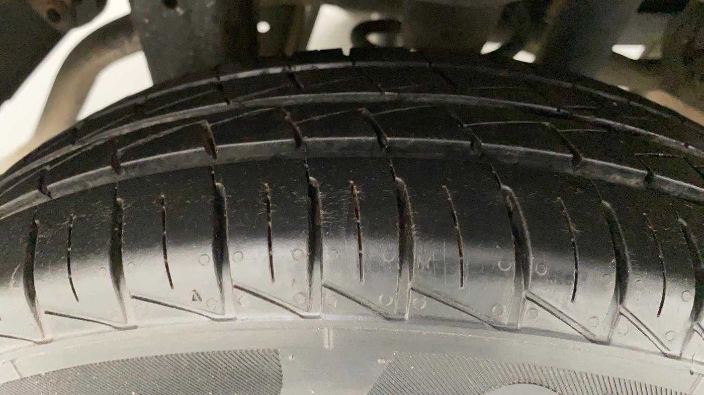 2021 Maruti Alto LXI, Petrol, Manual, 10,952 km, Right Rear Tyre Tread