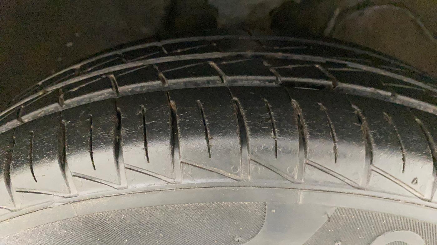 2021 Maruti Alto LXI, Petrol, Manual, 10,952 km, Right Front Tyre Tread