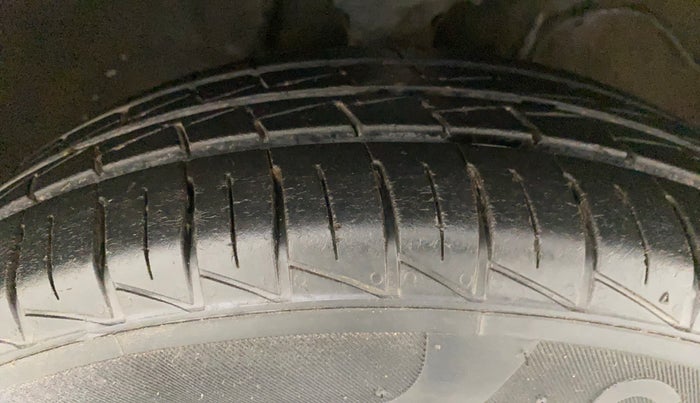 2021 Maruti Alto LXI, Petrol, Manual, 10,952 km, Right Front Tyre Tread