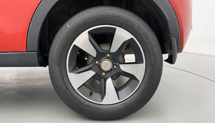 2018 Tata NEXON XZ+ 1.2 DUAL TONE, Petrol, Manual, 38,171 km, Left Rear Wheel