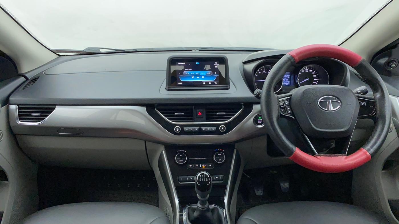 2018 Tata NEXON XZ+ 1.2 DUAL TONE, Petrol, Manual, 38,171 km, Dashboard