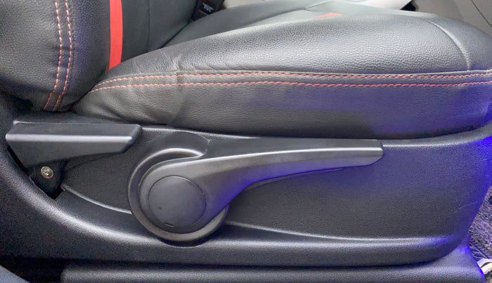 2018 Tata NEXON XZ+ 1.2 DUAL TONE, Petrol, Manual, 38,171 km, Driver Side Adjustment Panel