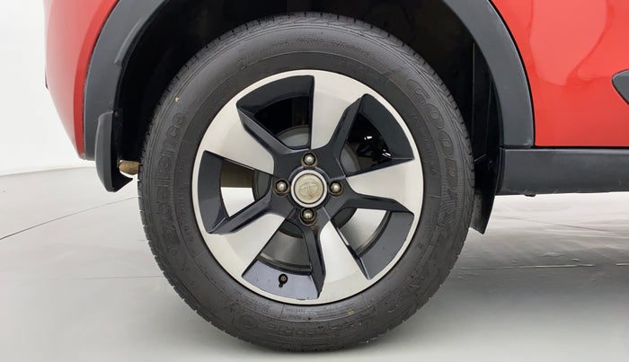 2018 Tata NEXON XZ+ 1.2 DUAL TONE, Petrol, Manual, 38,171 km, Right Rear Wheel