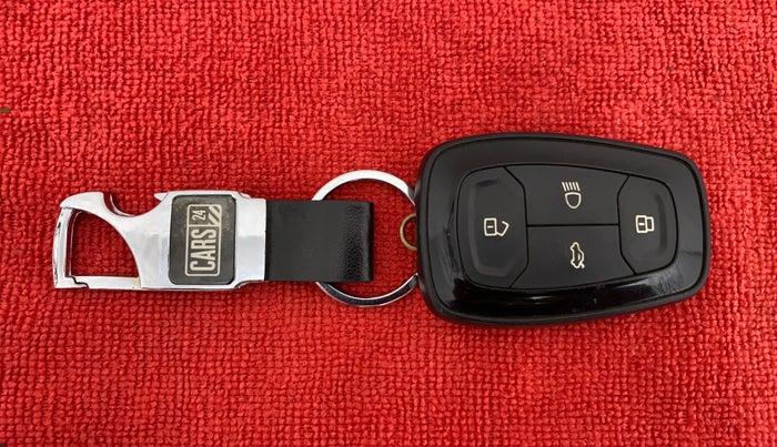2018 Tata NEXON XZ+ 1.2 DUAL TONE, Petrol, Manual, 38,171 km, Key Close Up