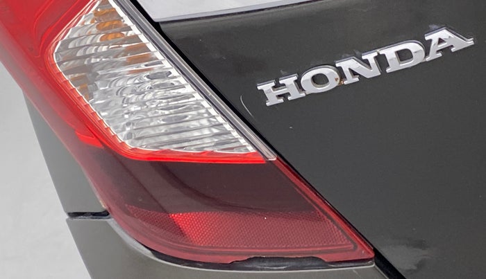 2016 Honda Jazz 1.5L I-DTEC VX, Diesel, Manual, 72,025 km, Left tail light - Minor damage