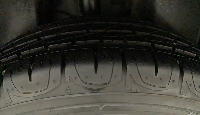 2019 Jeep Compass SPORT 1.4 PETROL, Petrol, Manual, 10,405 km, Right Rear Tyre Tread