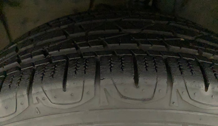 2019 Jeep Compass SPORT 1.4 PETROL, Petrol, Manual, 10,405 km, Left Front Tyre Tread