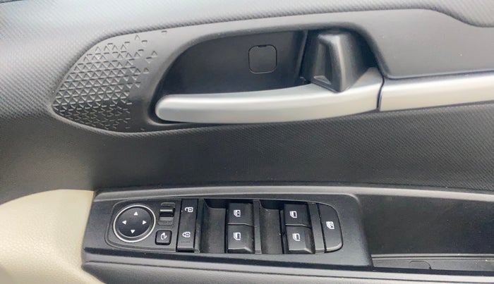 2021 KIA SONET HTX 1.0 IMT, Petrol, Manual, 32,277 km, Driver Side Door Panels Control