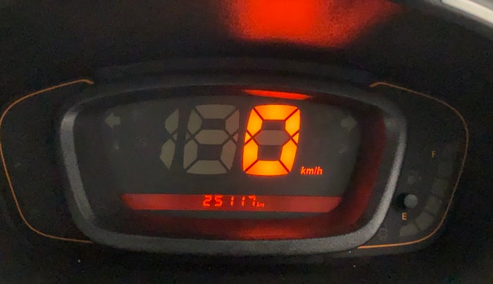 2016 Renault Kwid RXT, Petrol, Manual, 25,138 km, Odometer Image