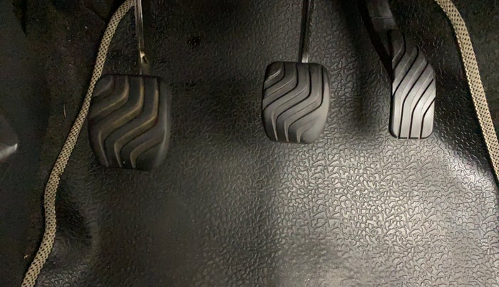 2016 Renault Kwid RXT, Petrol, Manual, 25,138 km, Pedals