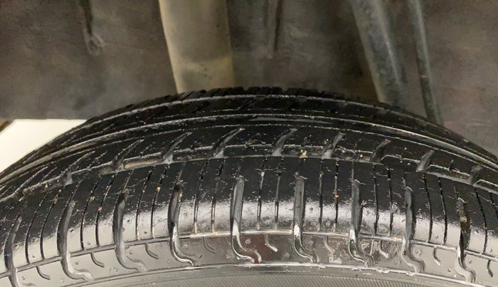 2016 Renault Kwid RXT, Petrol, Manual, 25,138 km, Right Rear Tyre Tread