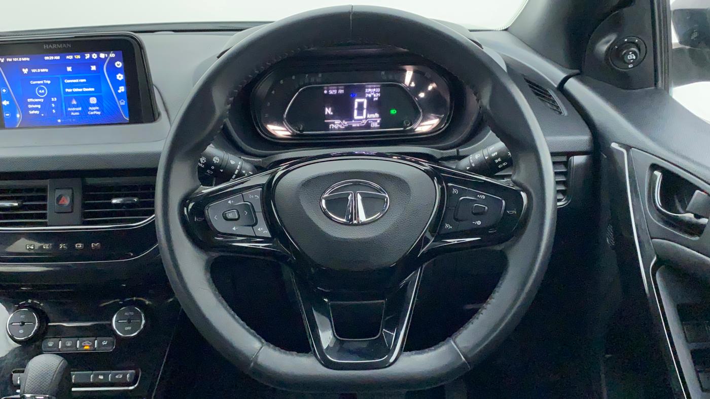 2022 Tata NEXON XZA PLUS (HS) DIESEL DARK EDITION, Diesel, Automatic, 17,804 km, Steering Wheel Close Up
