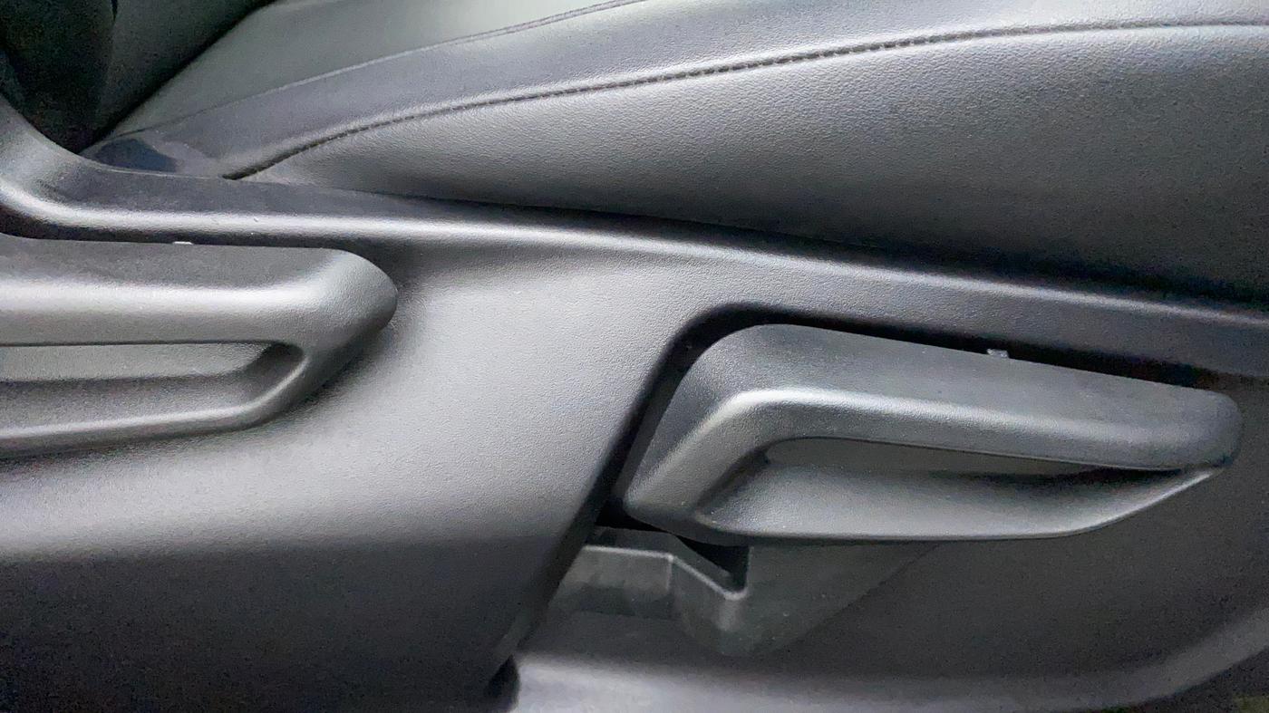 2022 Tata NEXON XZA PLUS (HS) DIESEL DARK EDITION, Diesel, Automatic, 17,804 km, Driver Side Adjustment Panel