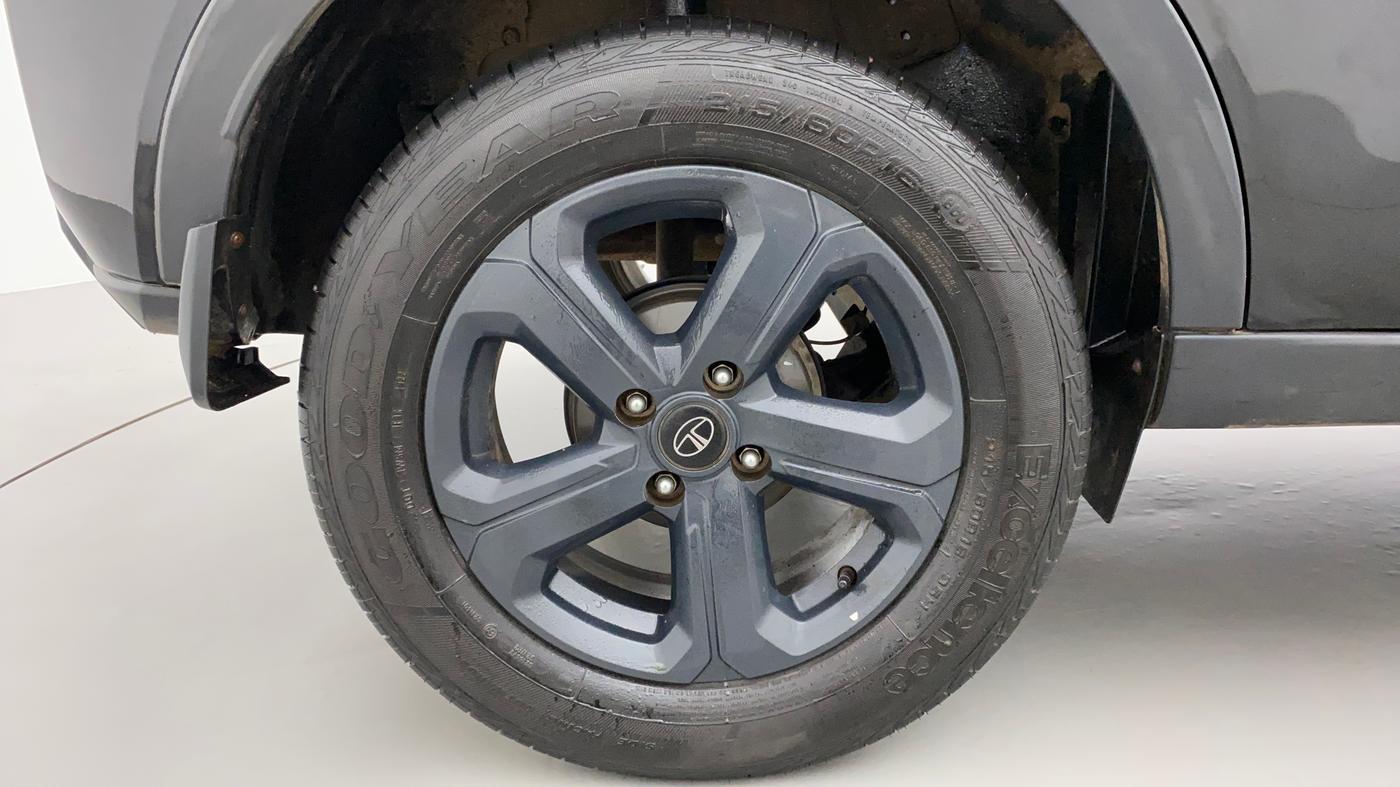 2022 Tata NEXON XZA PLUS (HS) DIESEL DARK EDITION, Diesel, Automatic, 17,804 km, Right Rear Wheel