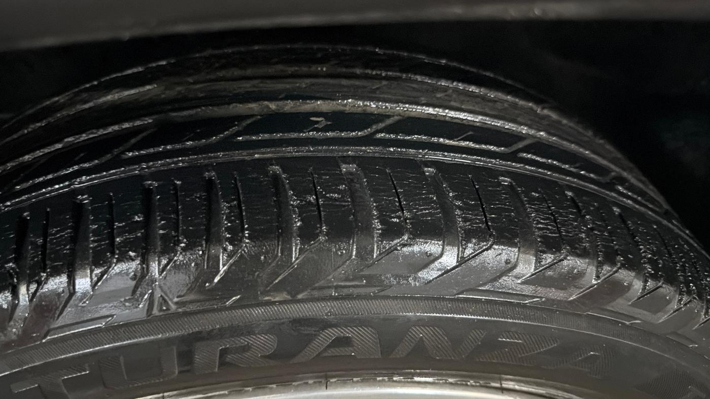 2019 Jeep Compass LIMITED PLUS PETROL AT, Petrol, Automatic, 52,078 km, Right Front Tyre Tread