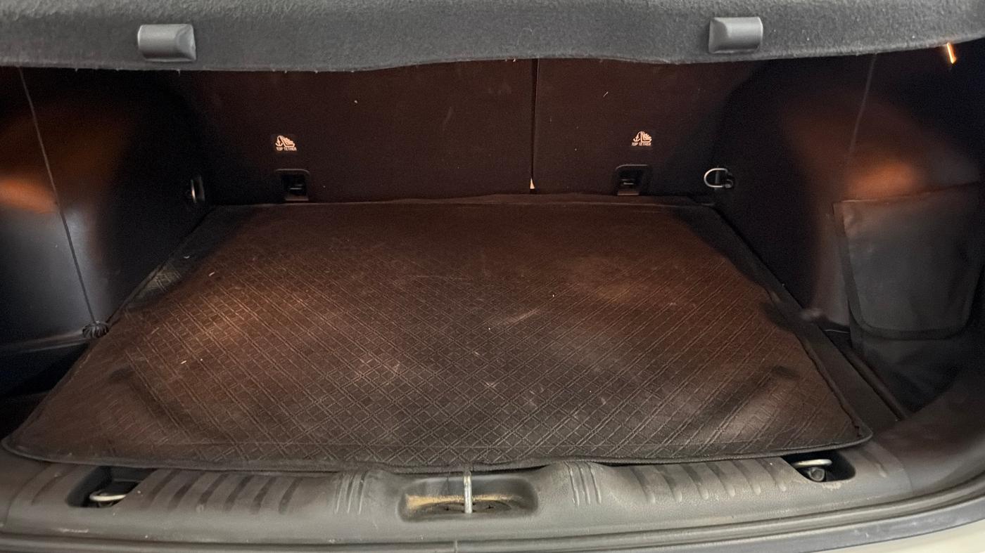 2019 Jeep Compass LIMITED PLUS PETROL AT, Petrol, Automatic, 52,078 km, Boot Inside