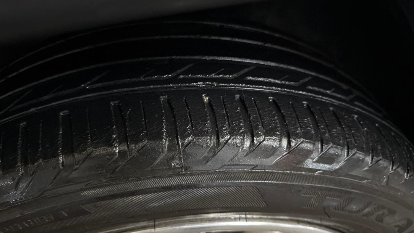 2019 Jeep Compass LIMITED PLUS PETROL AT, Petrol, Automatic, 52,078 km, Left Front Tyre Tread