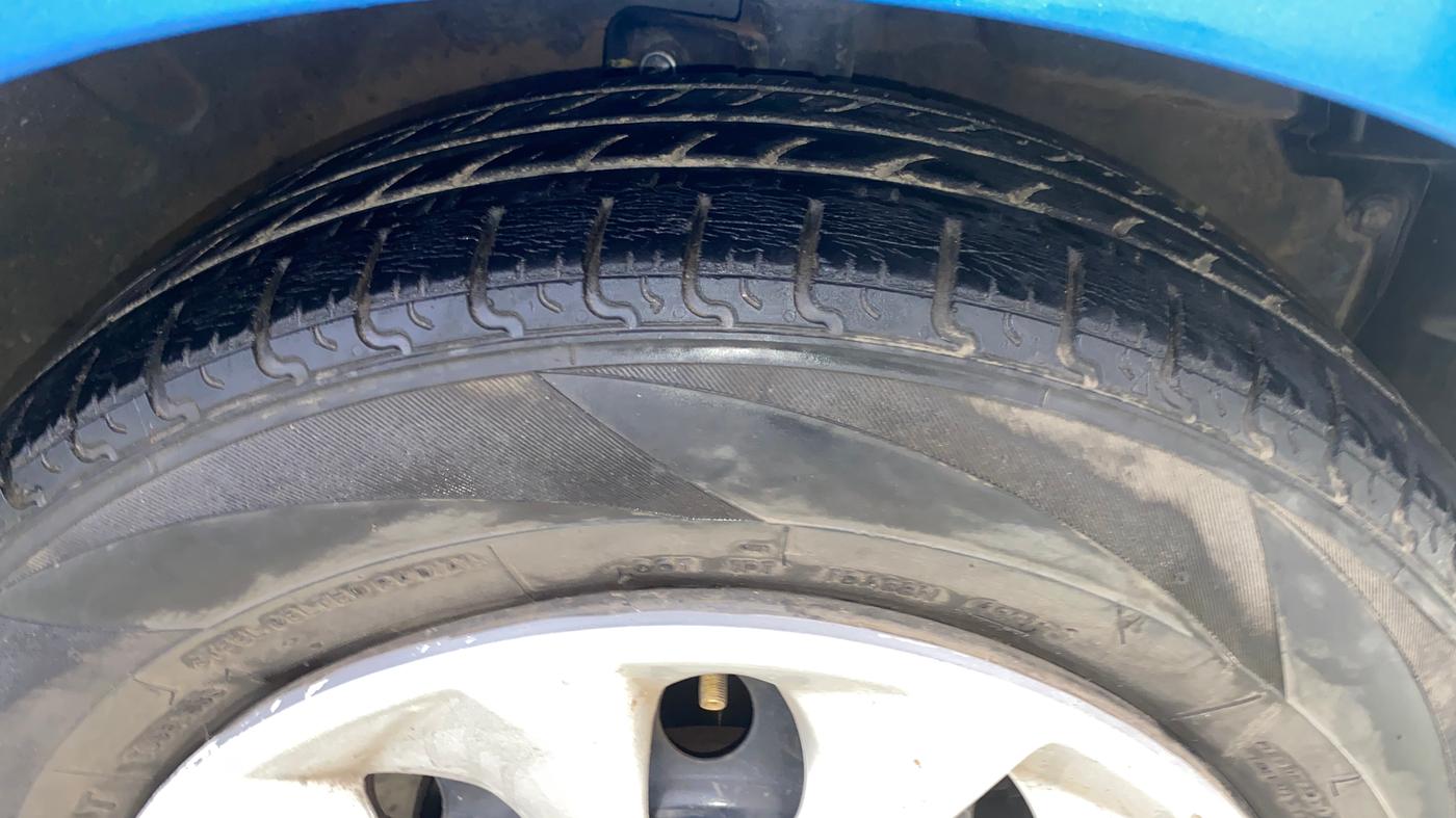 2016 Maruti Celerio VXI CNG, CNG, Manual, 78,594 km, Right Front Tyre Tread