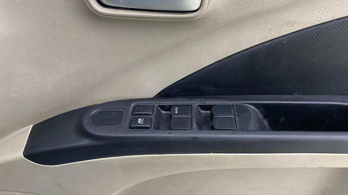 2016 Maruti Celerio VXI CNG, CNG, Manual, 78,594 km, Driver Side Door Panels Control