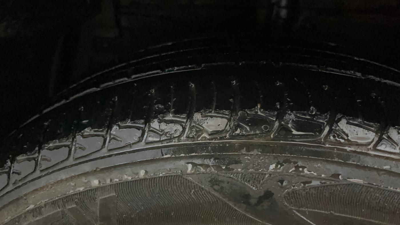 2017 Maruti Ertiga VXI, Petrol, Manual, 65,870 km, Left Front Tyre Tread