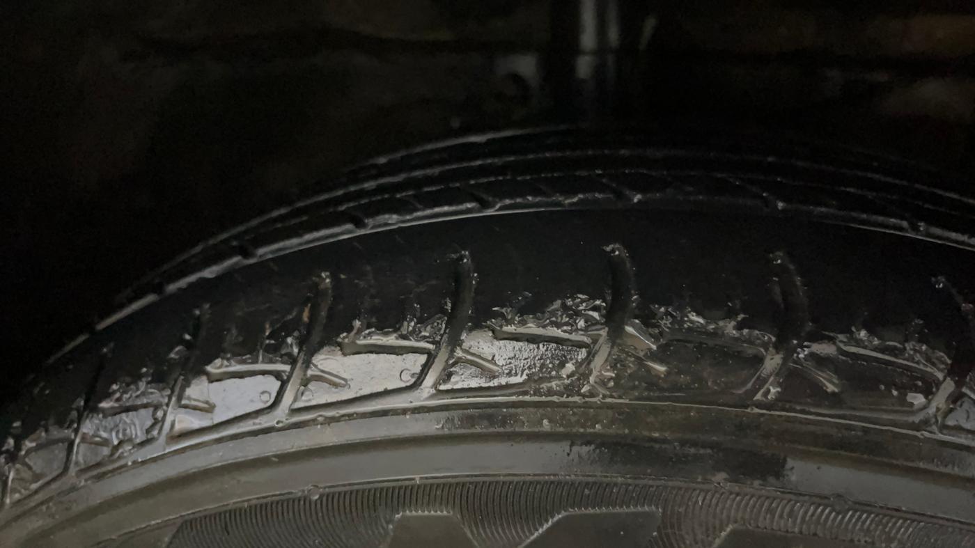 2017 Maruti Ertiga VXI, Petrol, Manual, 65,870 km, Right Front Tyre Tread