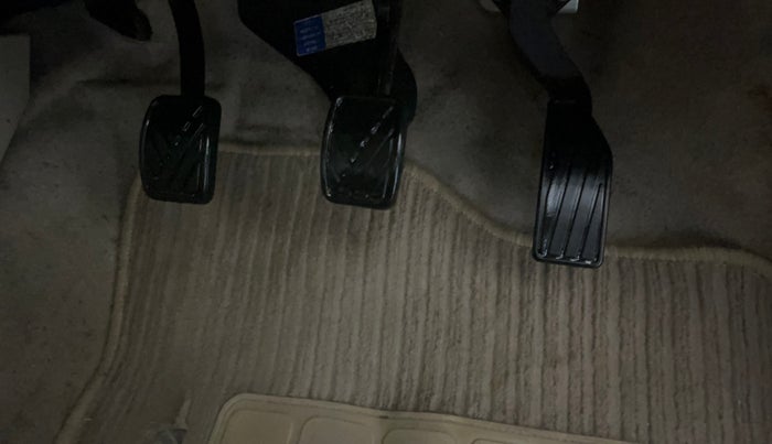 2017 Maruti Ertiga VXI, Petrol, Manual, 65,870 km, Pedals