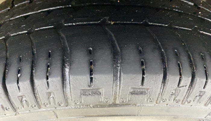 2012 Hyundai Eon ERA +, Petrol, Manual, 65,791 km, Left Rear Tyre Tread