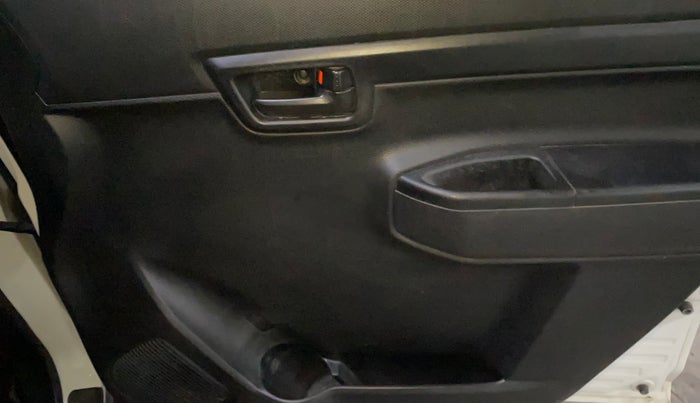 2023 Maruti S PRESSO VXI+, Petrol, Manual, 43,986 km, Driver Side Door Panels Control