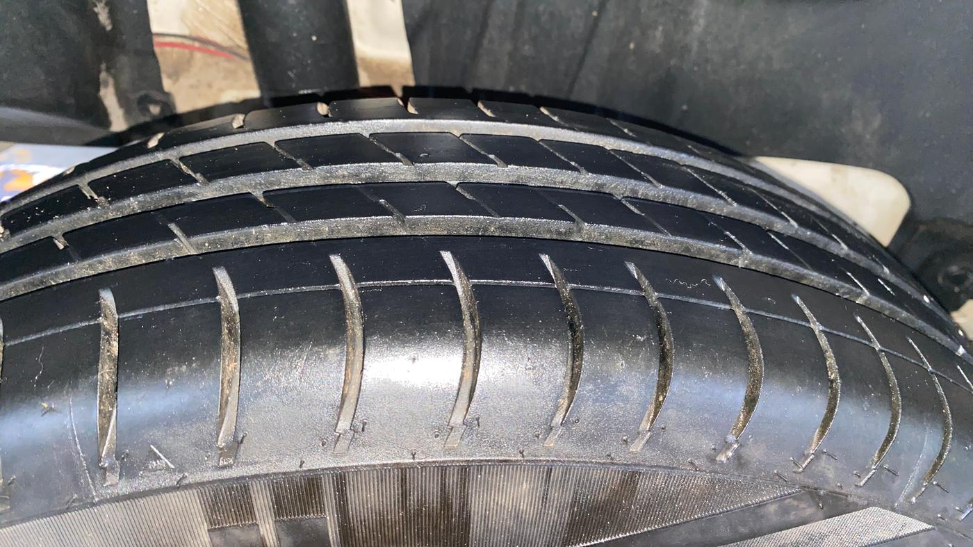 2020 Maruti Swift VXI, Petrol, Manual, 88,473 km, Right Rear Tyre Tread