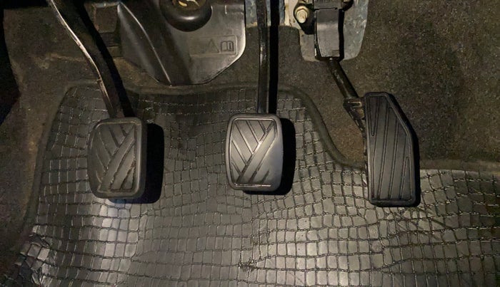 2020 Maruti Swift VXI, Petrol, Manual, 88,473 km, Pedals