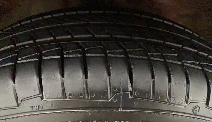 2013 Maruti Zen Estilo VXI, Petrol, Manual, 33,809 km, Right Front Tyre Tread