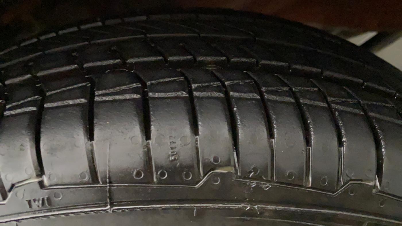 2013 Maruti Zen Estilo VXI, Petrol, Manual, 33,809 km, Left Rear Tyre Tread
