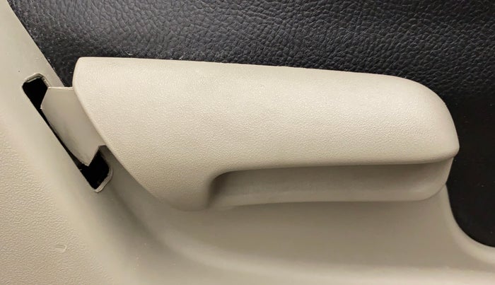 2016 Maruti Celerio VXI, Petrol, Manual, 31,313 km, Driver Side Adjustment Panel