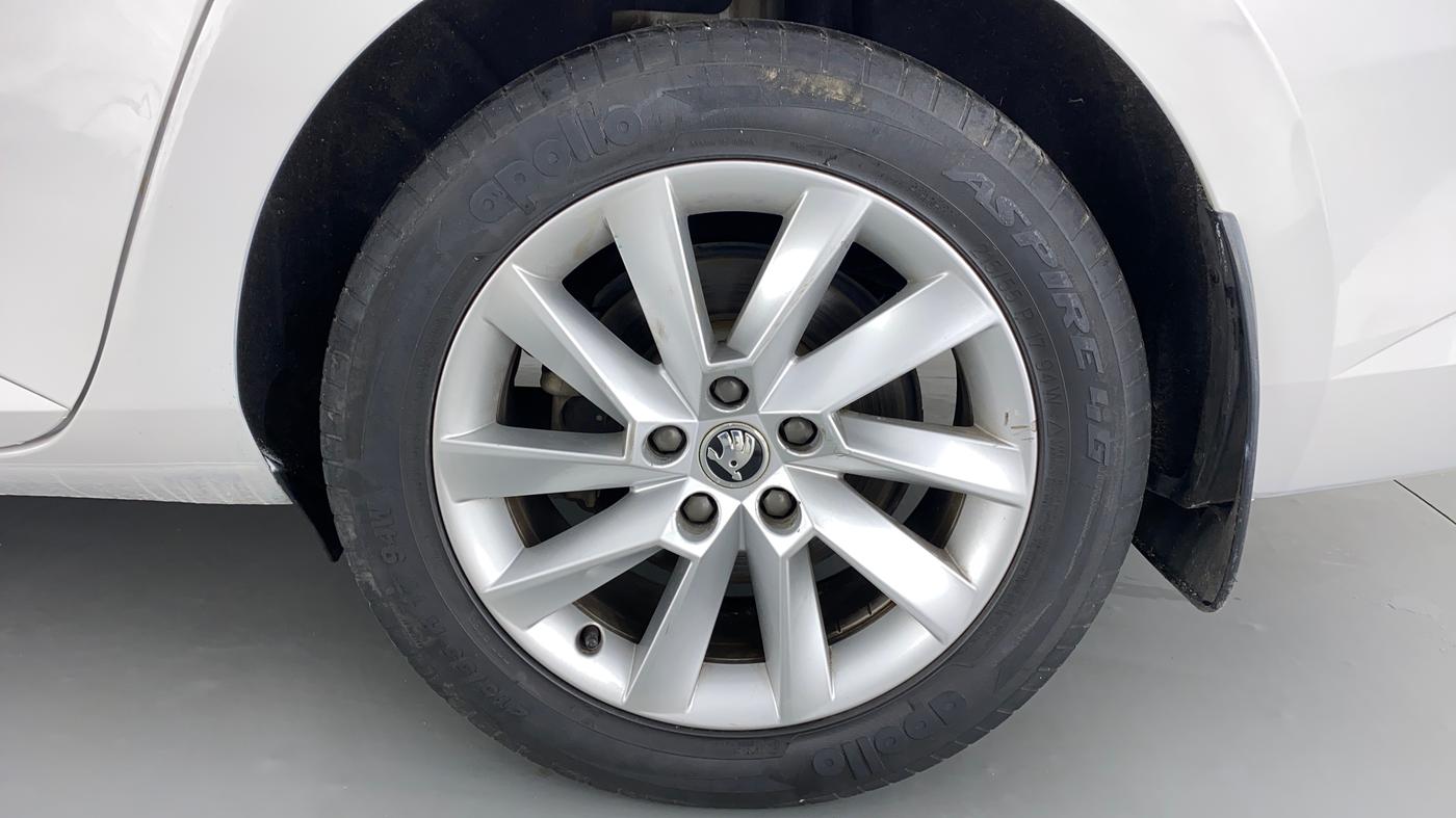 2017 Skoda Superb 1.8 TSI LK AT, Petrol, Automatic, 45,280 km, Left Rear Wheel