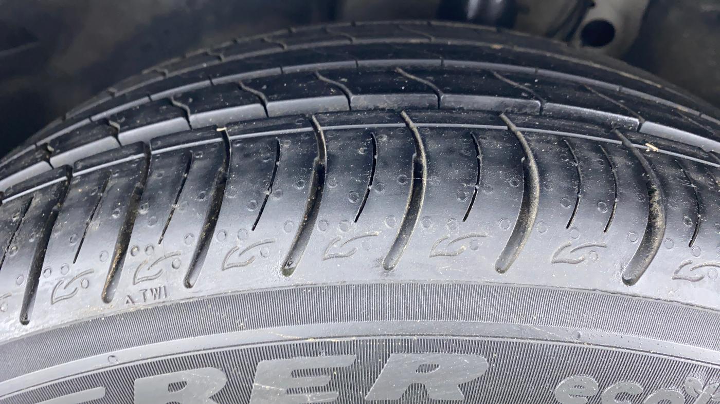 2017 Skoda Superb 1.8 TSI LK AT, Petrol, Automatic, 45,280 km, Left Front Tyre Tread