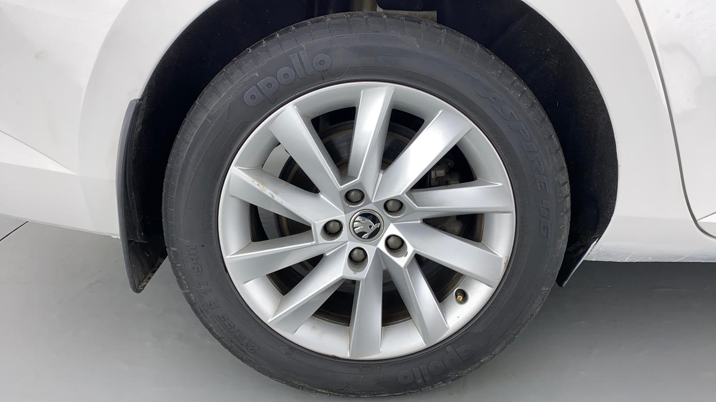 2017 Skoda Superb 1.8 TSI LK AT, Petrol, Automatic, 45,280 km, Right Rear Wheel