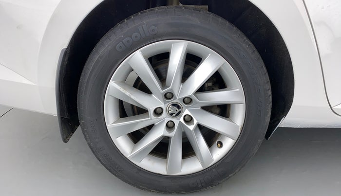 2017 Skoda Superb 1.8 TSI LK AT, Petrol, Automatic, 45,280 km, Right Rear Wheel