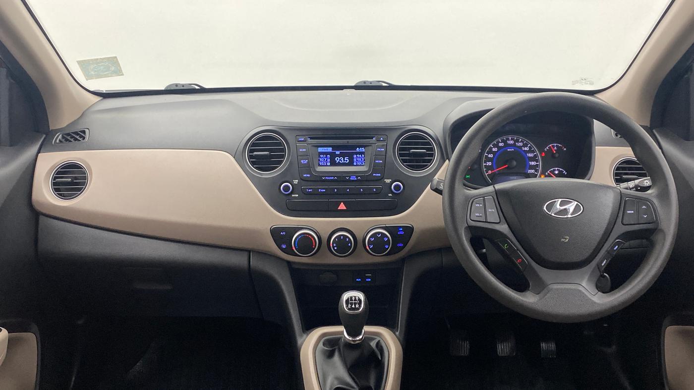 2016 Hyundai Grand i10 SPORTZ 1.2 KAPPA VTVT, Petrol, Manual, 31,082 km, Dashboard