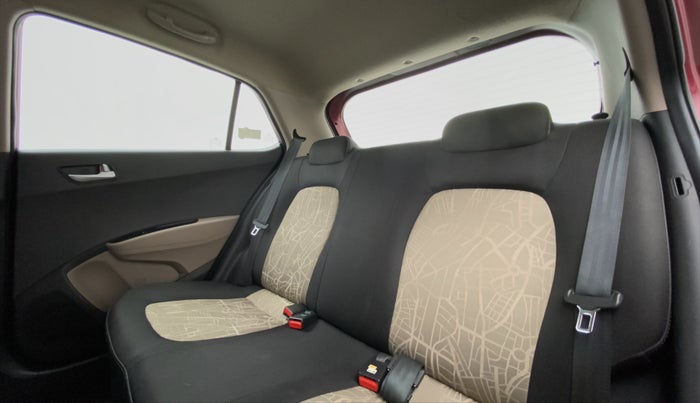 2016 Hyundai Grand i10 SPORTZ 1.2 KAPPA VTVT, Petrol, Manual, 31,082 km, Right Side Rear Door Cabin