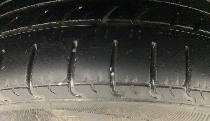 2018 Hyundai Elite i20 ASTA 1.4 CRDI, Diesel, Manual, 6,952 km, Left Front Tyre Tread