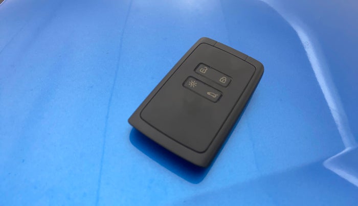 2022 Renault Kiger RXT (O) MT, Petrol, Manual, 21,633 km, Key Close Up