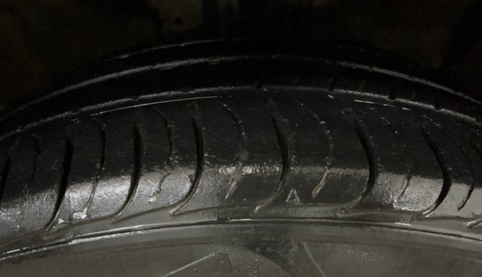 2021 KIA SELTOS HTK PLUS 1.5 IMT, Petrol, Manual, 27,942 km, Right Front Tyre Tread