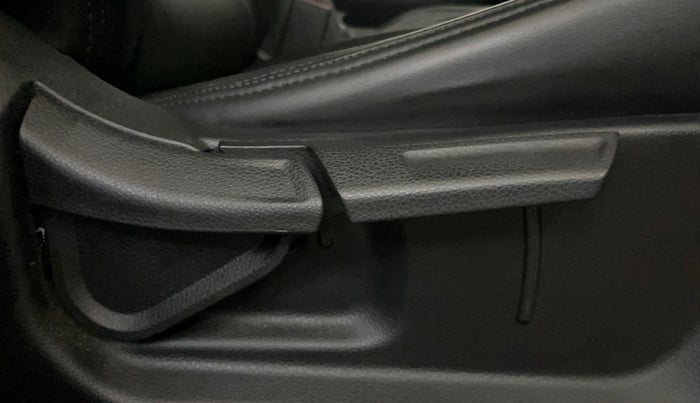 2021 KIA SELTOS HTK PLUS 1.5 IMT, Petrol, Manual, 27,942 km, Driver Side Adjustment Panel