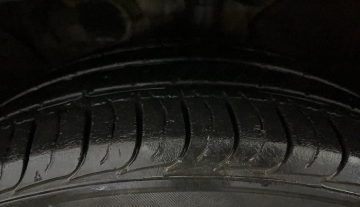 2021 KIA SELTOS HTK PLUS 1.5 IMT, Petrol, Manual, 27,942 km, Left Front Tyre Tread