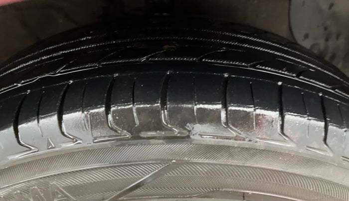 2015 Hyundai Grand i10 SPORTZ 1.2 KAPPA VTVT, Petrol, Manual, 50,396 km, Right Front Tyre Tread