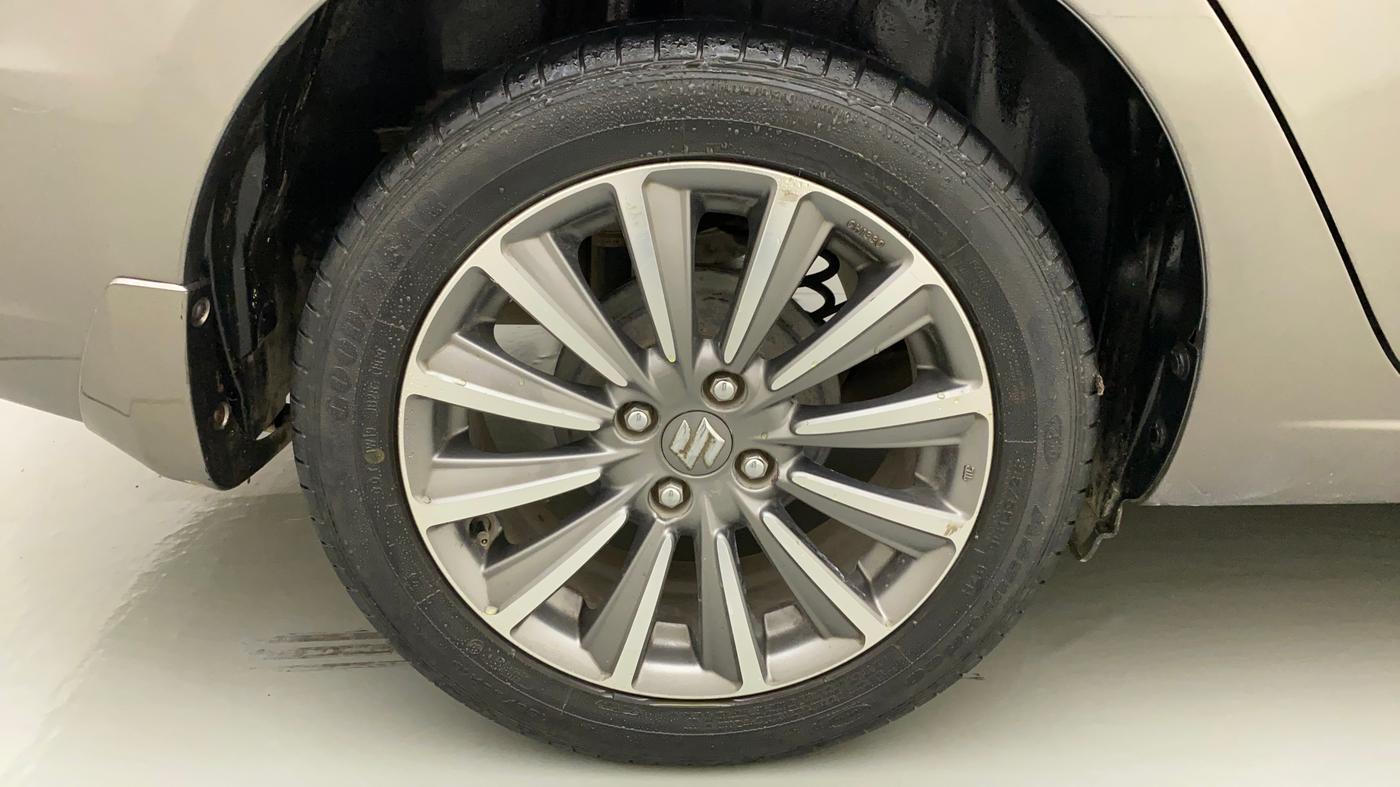 2019 Maruti Ciaz ALPHA  AT 1.5 SHVS PETROL, Petrol, Automatic, 47,734 km, Right Rear Wheel