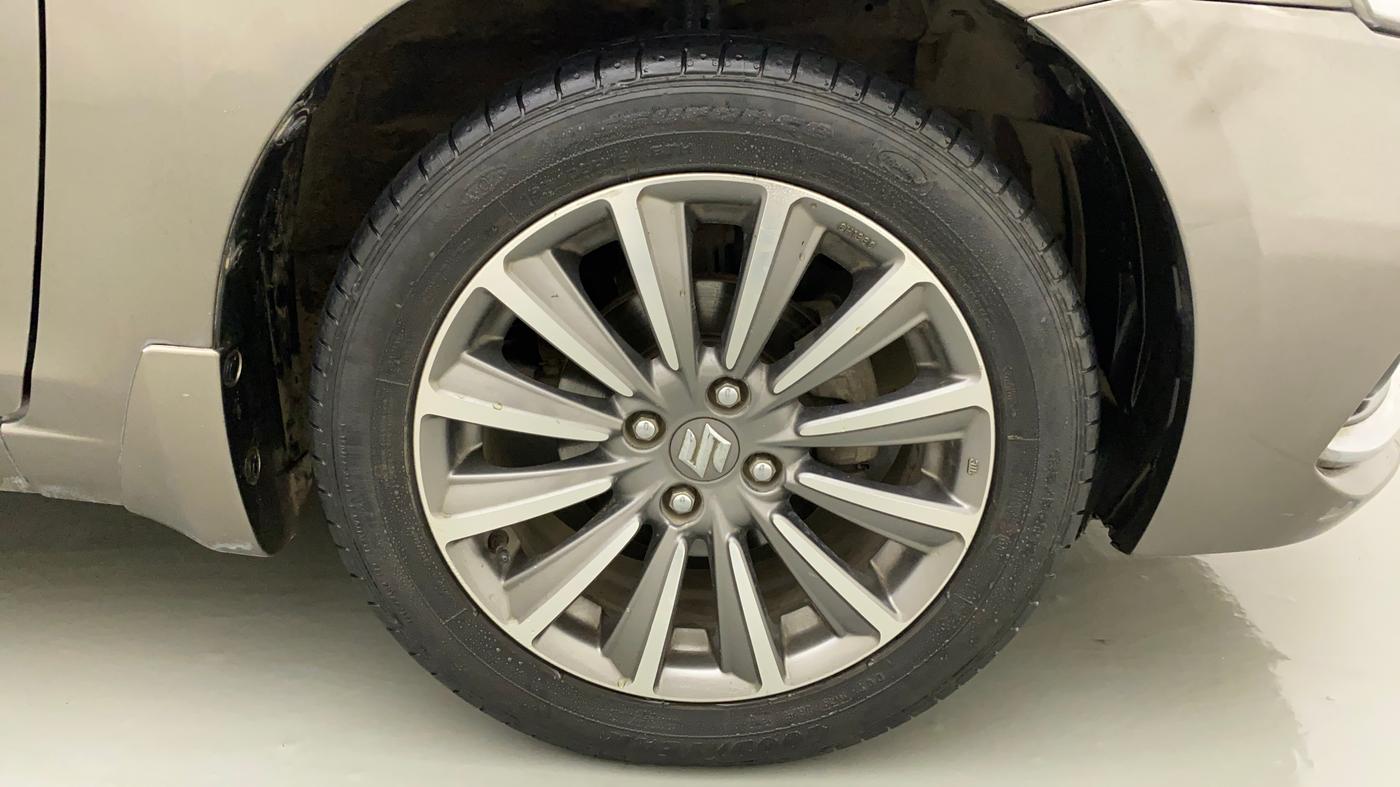 2019 Maruti Ciaz ALPHA  AT 1.5 SHVS PETROL, Petrol, Automatic, 47,734 km, Right Front Wheel